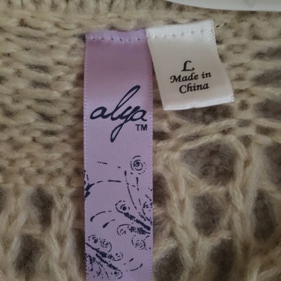 Alya Comfy Striped Sweater - Picture 3 of 3